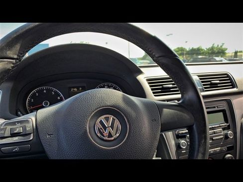 Used 2014 Volkswagen Passat 1.8T Wolfsburg Edition FWD image 9