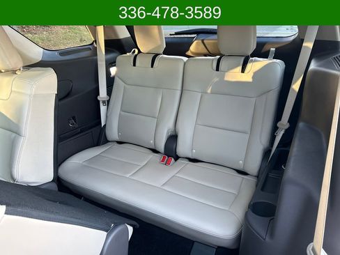 Certified 2020 Ford Explorer Platinum w/ Premium Technology Package image 31