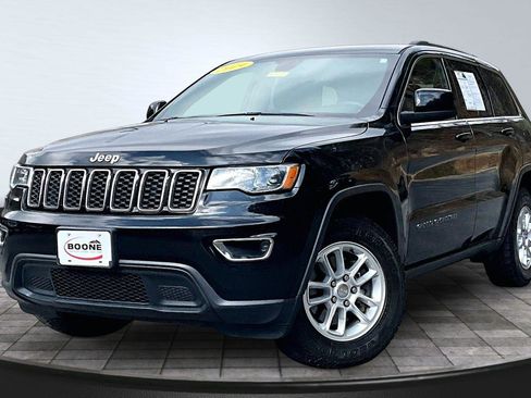 Used 2019 Jeep Grand Cherokee Laredo w/ Security & Convenience Group AWD/4WD image 19