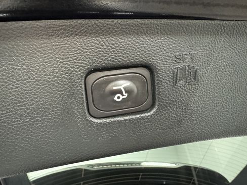 Used 2022 Ford Edge SEL w/ Convenience Package image 13