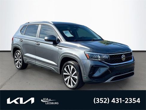 Used 2022 Volkswagen Taos SE image 1