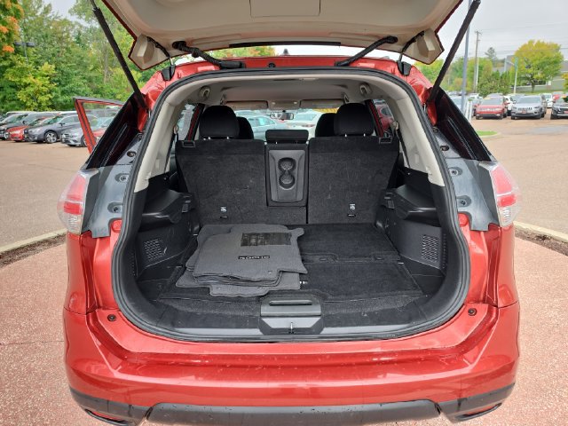 Used 2016 Nissan Rogue SV AWD/4WD image 19