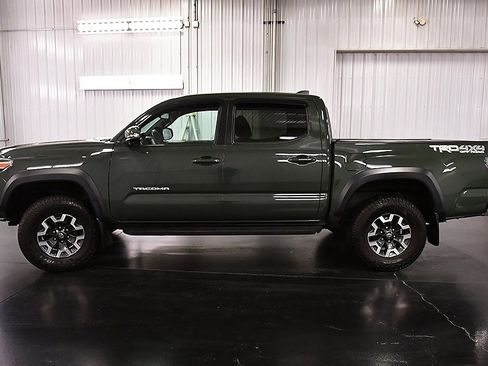 Used 2021 Toyota Tacoma TRD Off-Road image 4
