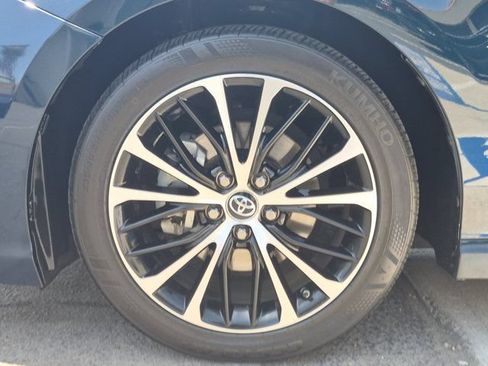 Used 2018 Toyota Camry SE FWD image 9