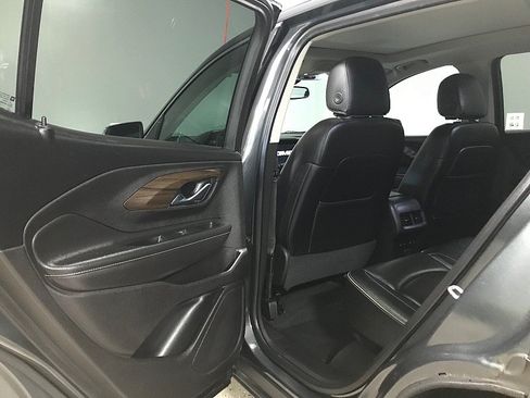 Used 2018 GMC Terrain Denali w/ Advanced Safety Package AWD/4WD image 18