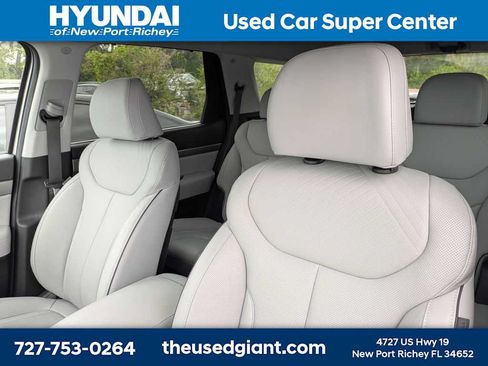Used 2025 Hyundai Palisade SEL FWD image 3