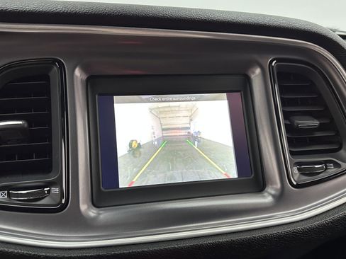 Used 2021 Dodge Challenger SXT image 17