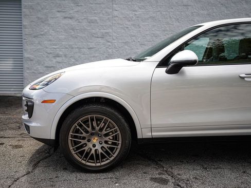 Used 2017 Porsche Cayenne Platinum Edition image 11