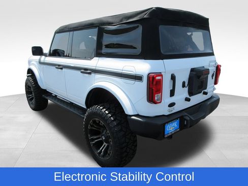 Used 2022 Ford Bronco 4-Door AWD/4WD image 3