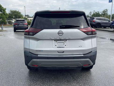Used 2023 Nissan Rogue SV FWD image 5