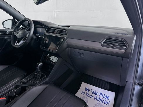 Certified 2022 Volkswagen Tiguan SE R-Line AWD/4WD image 27