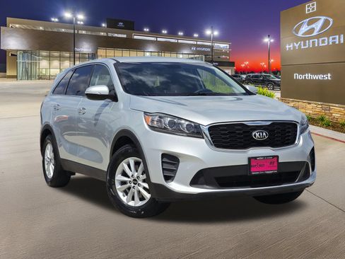Used 2019 Kia Sorento L FWD image 3