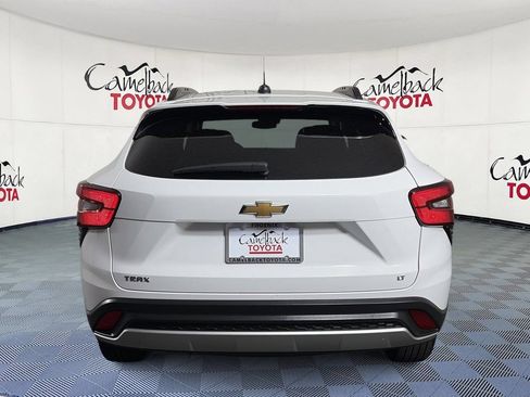 Used 2025 Chevrolet Trax LT w/ LT Convenience Package FWD image 7