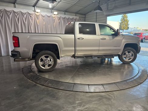 Used 2016 GMC Sierra 2500 SLT w/ Duramax Plus Package image 4