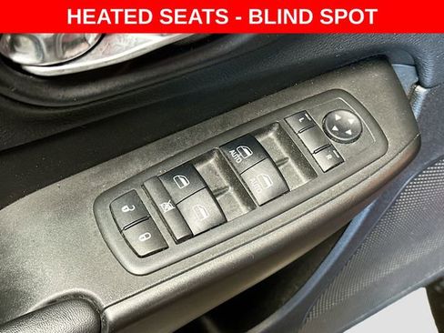 Used 2019 Jeep Cherokee Trailhawk w/ Cold Weather Group image 17