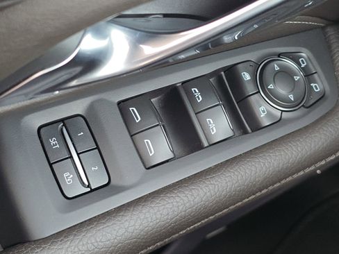 Used 2022 GMC Yukon XL Denali image 16