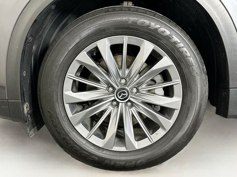 Used 2024 MAZDA CX-90 Plug-In Hybrid w/ Preferred AWD/4WD image 11