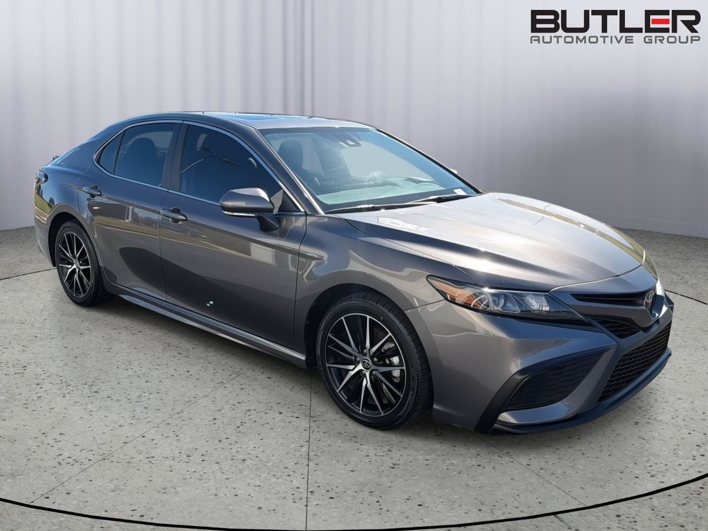 Used 2023 Toyota Camry SE FWD image 8