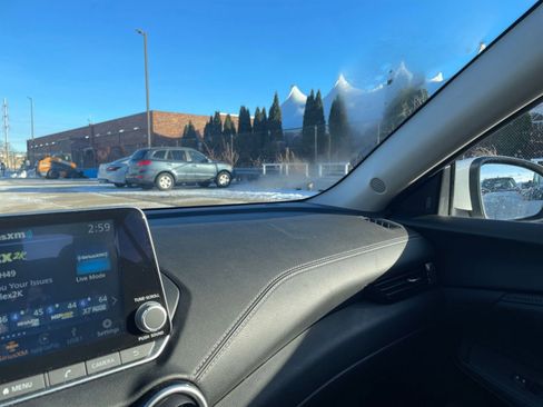 Used 2025 Nissan Sentra SV image 35