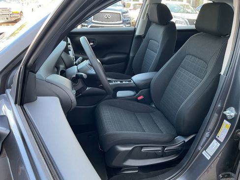 Used 2025 Honda HR-V LX image 14