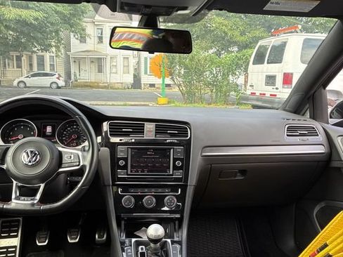 Used 2018 Volkswagen GTI S FWD image 11