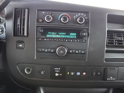 Used 2020 Chevrolet Express 3500 LT w/ LT Preferred Equipment Group RWD image 17