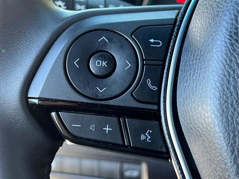 Used 2023 Toyota Venza Nightshade image 26