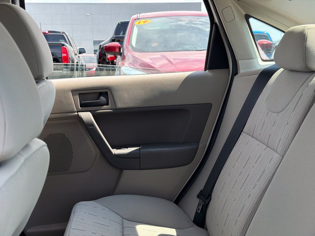 Used 2009 Ford Focus SE FWD image 13
