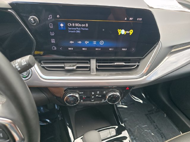 Used 2025 Chevrolet Trax ACTIV w/ Driver Confidence Package FWD image 31