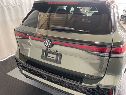 New 2026 Volkswagen Tiguan SE R-Line image 8