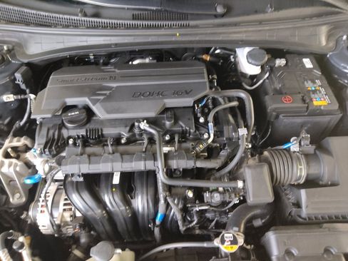 Used 2025 Hyundai Elantra SEL FWD image 30