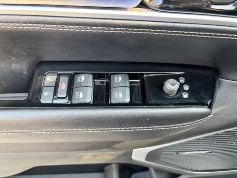 Used 2024 Jeep Wagoneer Series II w/ Flexible Seating Group AWD/4WD image 21
