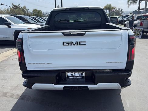 Used 2025 GMC Sierra EV Denali AWD/4WD image 12