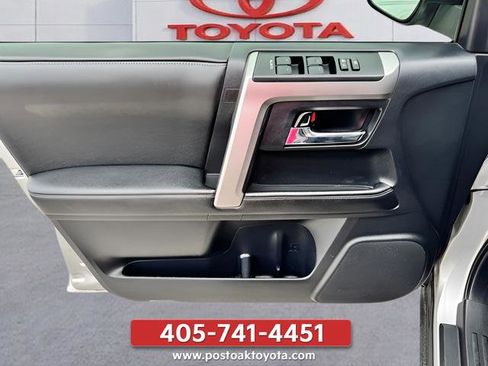 Used 2014 Toyota 4Runner SR5 Premium AWD/4WD image 28