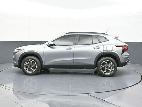 New 2026 Chevrolet Trax LT w/ Driver Confidence Package FWD image 8