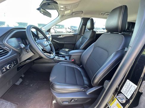 Used 2024 Ford Escape SE image 13