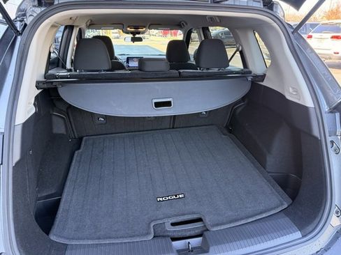 Used 2022 Nissan Rogue SV image 10