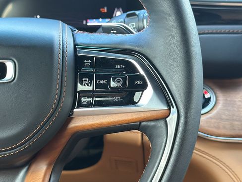 Certified 2025 Jeep Grand Cherokee Summit AWD/4WD image 22
