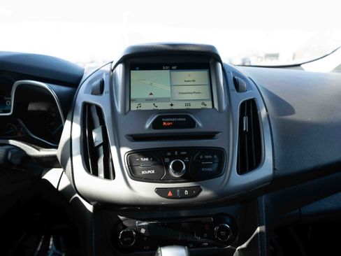 Used 2017 Ford Transit Connect XLT image 17