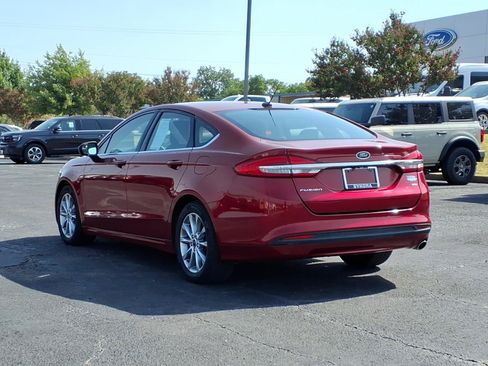 Used 2017 Ford Fusion SE FWD image 5