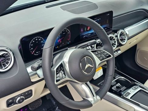New 2026 Mercedes-Benz GLB 250 4MATIC image 15