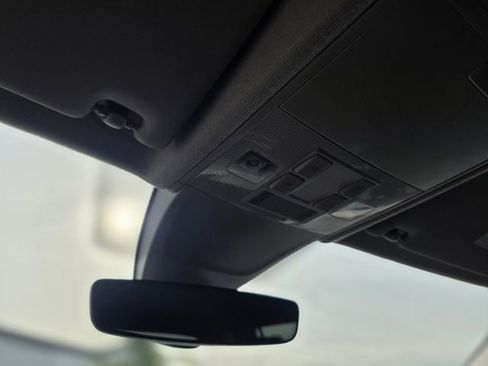 Used 2024 Volkswagen Tiguan Wolfsburg Edition image 40