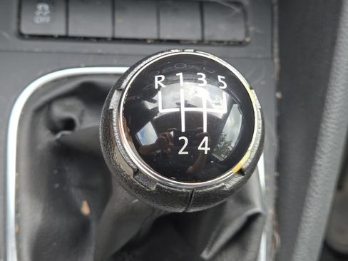 Used 2012 Volkswagen Golf 2-Door FWD image 5