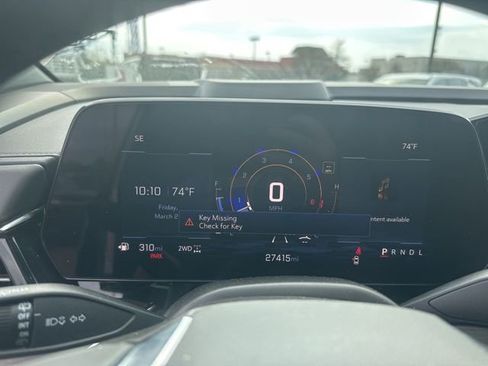 Used 2025 Chevrolet Suburban Z71 image 21