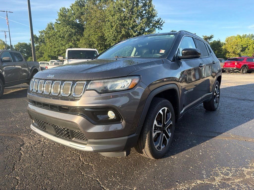 Used 2022 Jeep Compass Limited w/ Sun and Sound Group AWD/4WD image 2