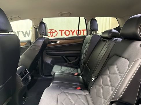 Used 2025 Volkswagen Atlas SE image 21