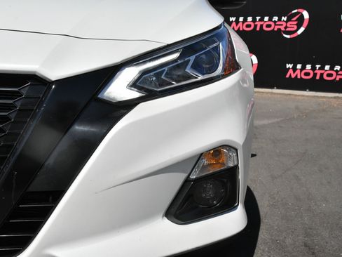 Used 2022 Nissan Altima 2.5 SR w/ Midnight Edition Package FWD image 11