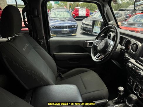 Used 2019 Jeep Wrangler Unlimited Sahara w/ LED Lighting Group AWD/4WD image 21