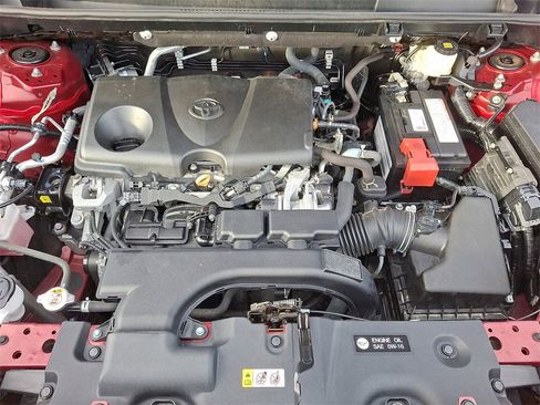 Used 2021 Toyota RAV4 LE image 27