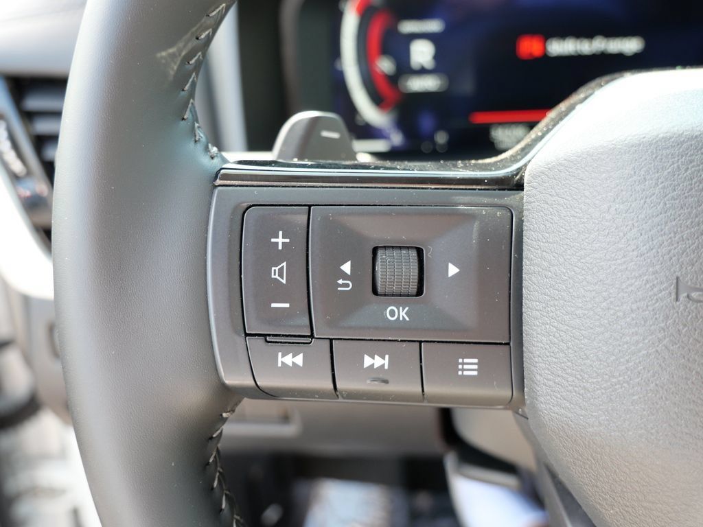 Used 2026 Nissan Rogue SL AWD/4WD image 28
